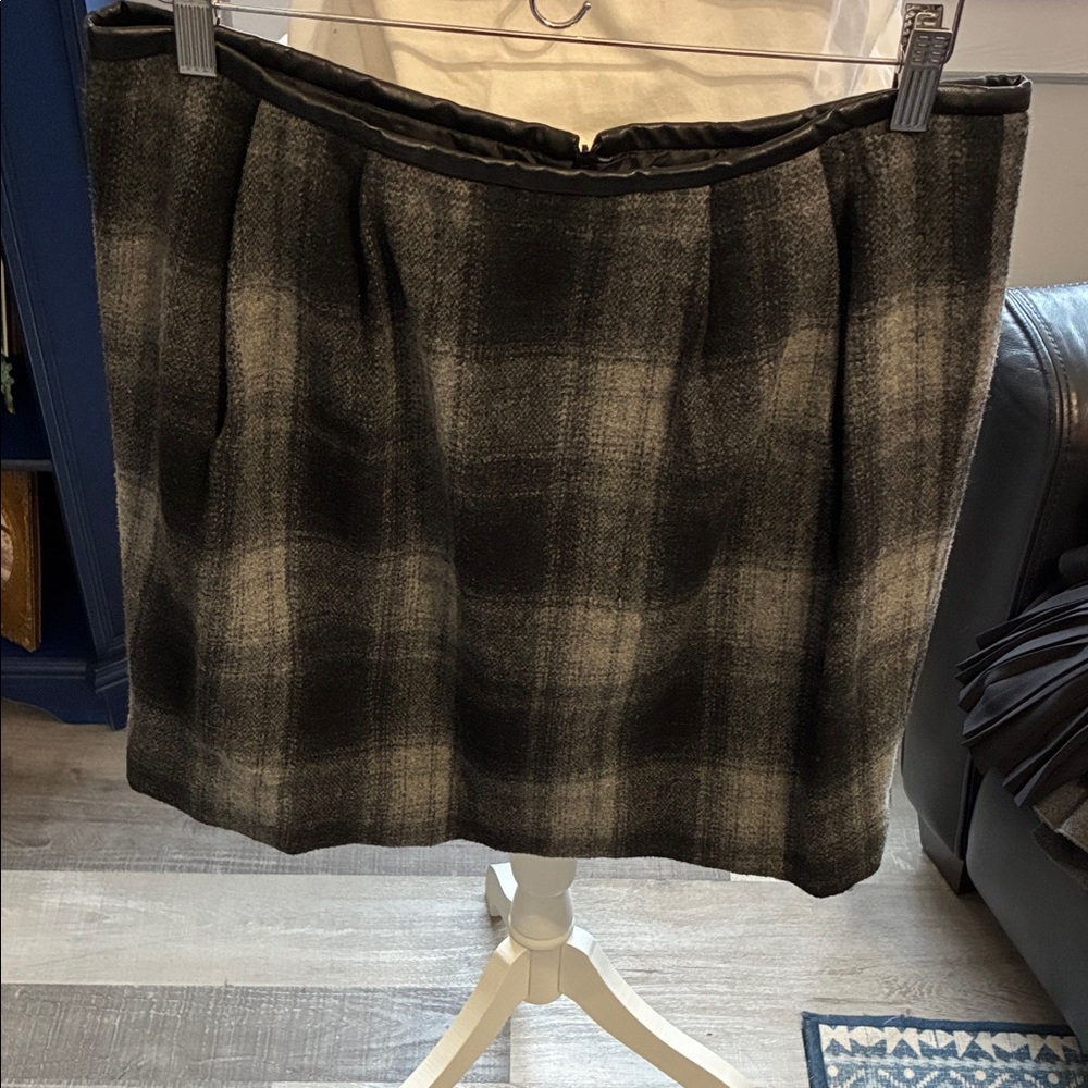 GAP Black and Gray Plaid Mini Skirt